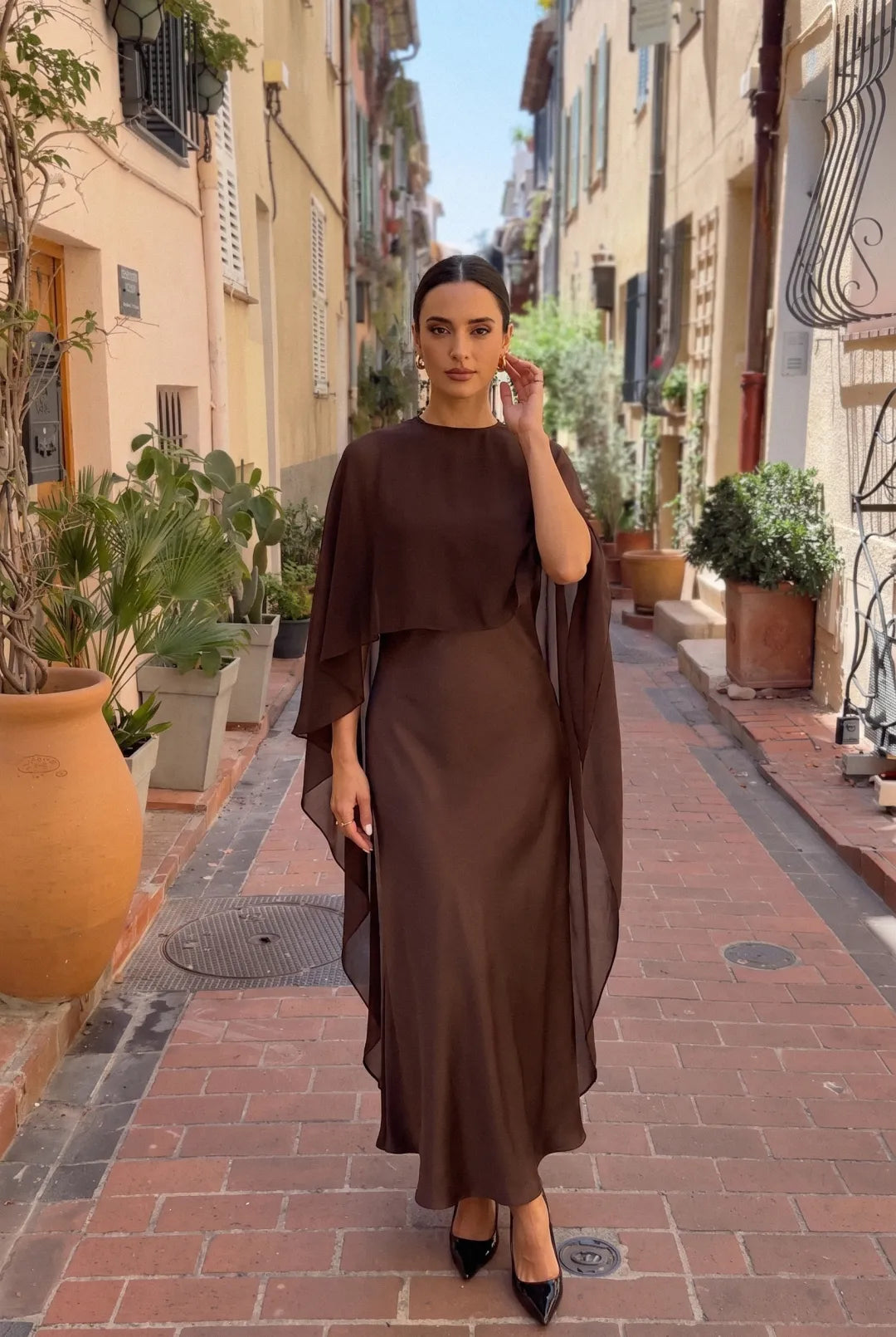 Crew Neck Sleeveless Maxi Dress with Cape
